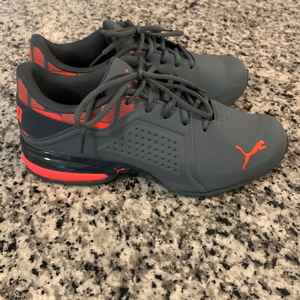 NWOT Puma sneakers size 9